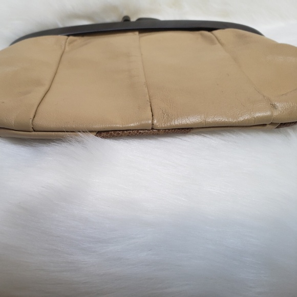 Vintage 1970s Raffia Clutch made in Hong Kong - Picture 3 of 7